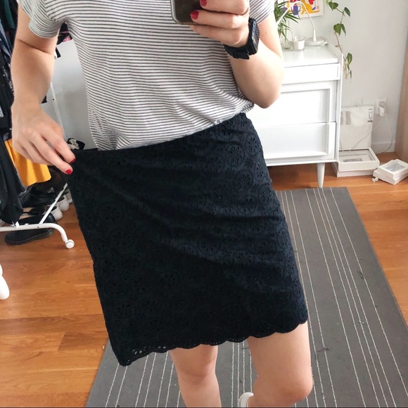 J Crew Lace Black Pencil Skirt - Picture 2 of 6